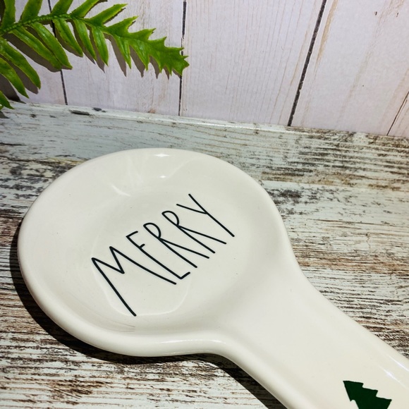 Rae Dunn MERRY kitchen spoon rest 2022 - Picture 6 of 8